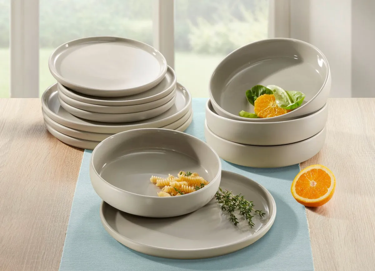 Sale Arte Viva 12-teiliges Tafel-Service aus Markensteinzeug BEIGE