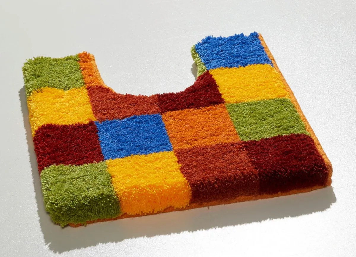 Hot GRUND Badgarnitur mit bunten Dessin von KARO BUNT