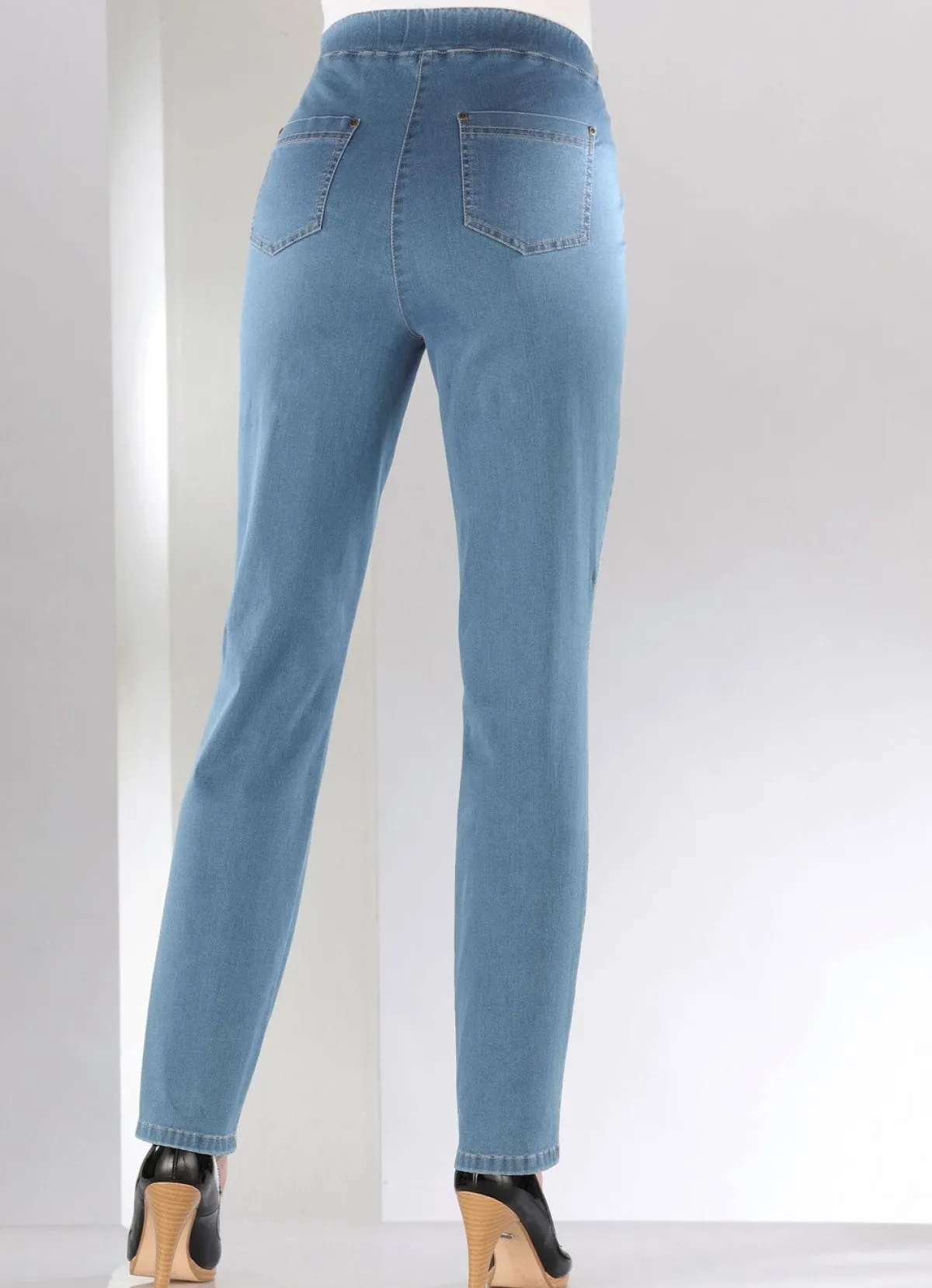 Outlet COSMA Bauchweg-Jeans in Schlupfform HELLBLAU