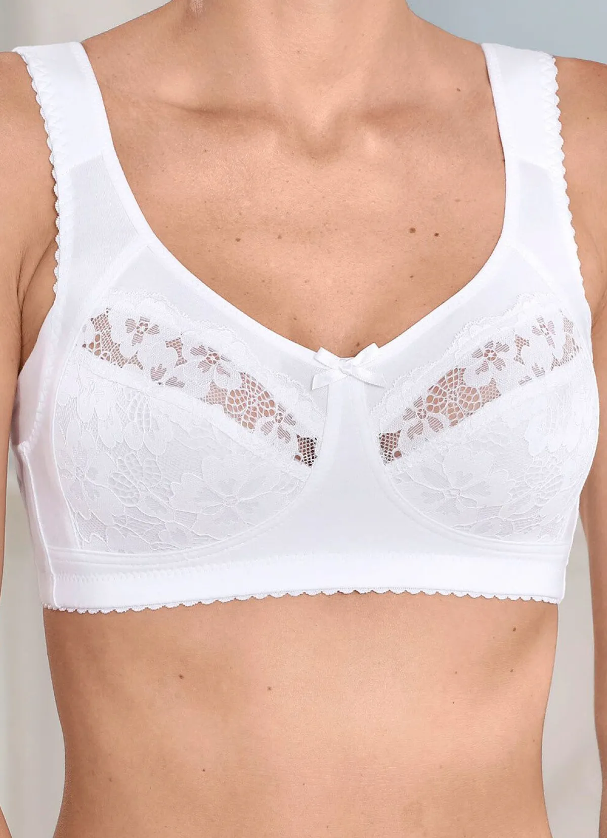KUDRESHOV BH mit elastischen Spitzencups WEISS