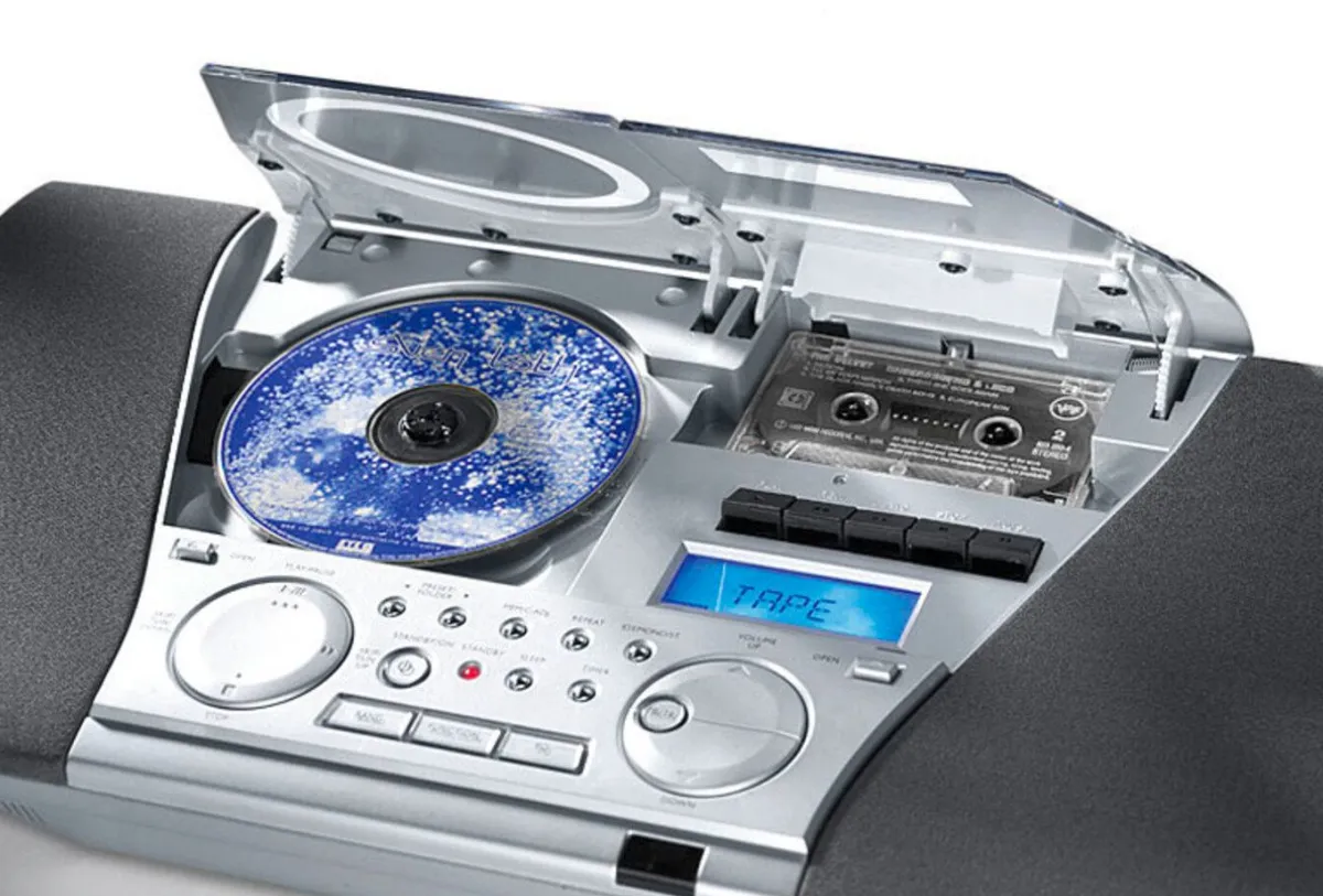 Outlet BADER Design-Musikanlage mit beleuchtetem Multifunktionsdisplay SILBER