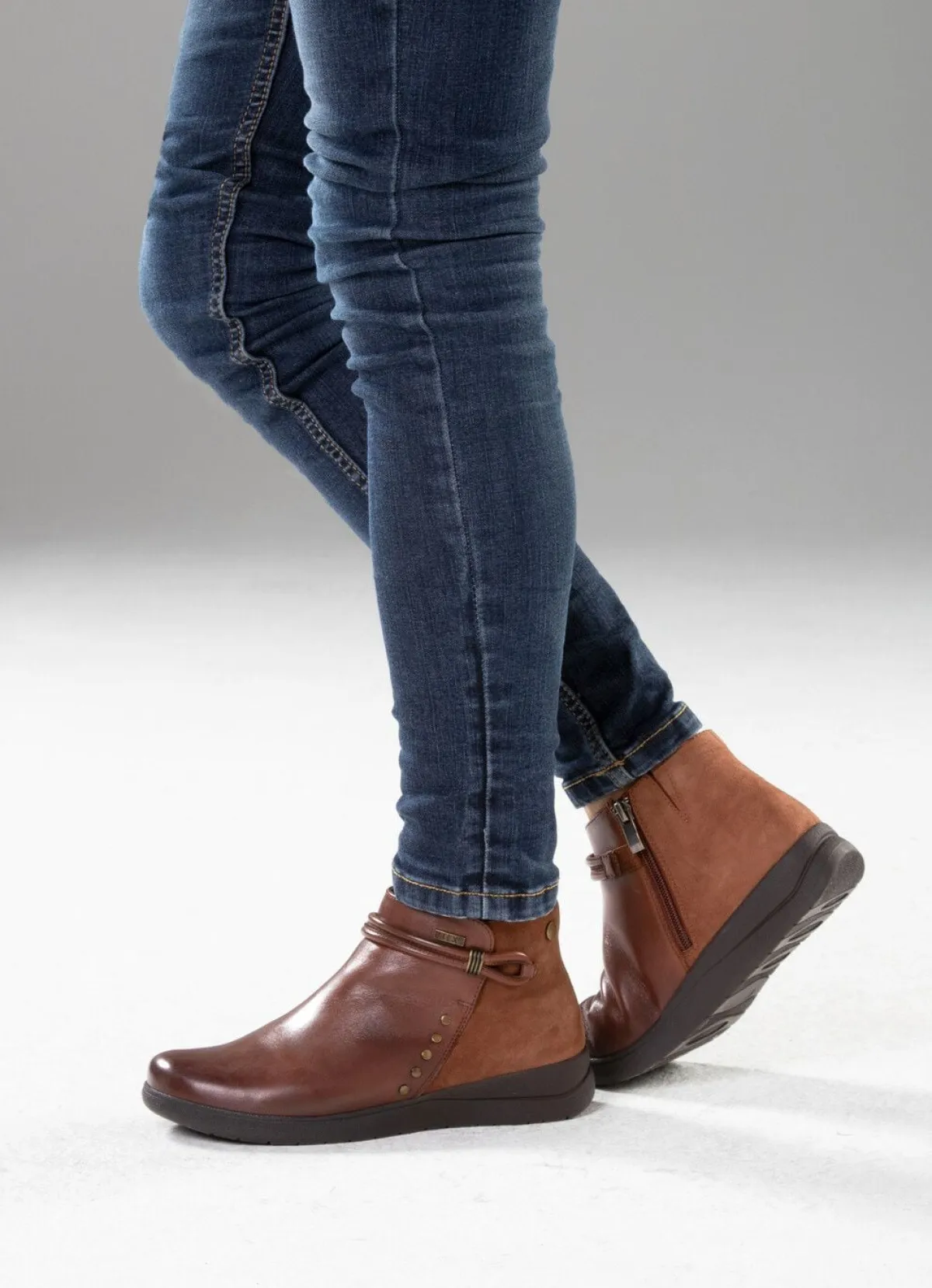 ELENA EDEN , atmungsaktive Damen-Boots, Weite H, mit herausnehmbarem Fußbett COGNAC