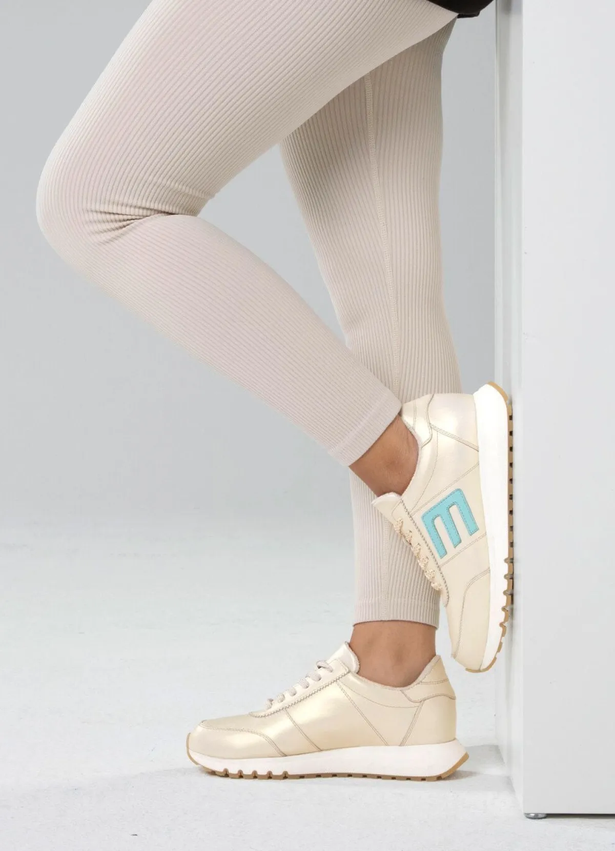 Outlet ELENA EDEN Sneaker aus schimmerndem Nappaleder CHAMPAGNER