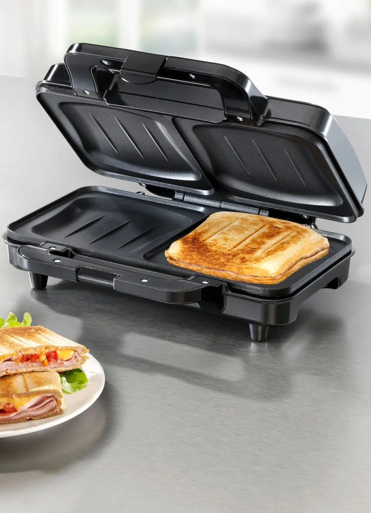 Clearance BADER Emerio Sandwichmaker für den leckeren Snack zwischendurch SILBER-SCHWARZ