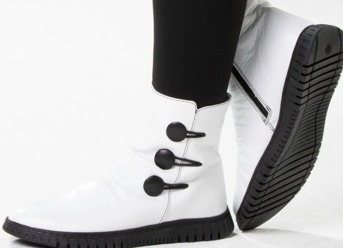 Gemini Stiefelette mit Raffung und dekorativen Knöpfen WEISS
