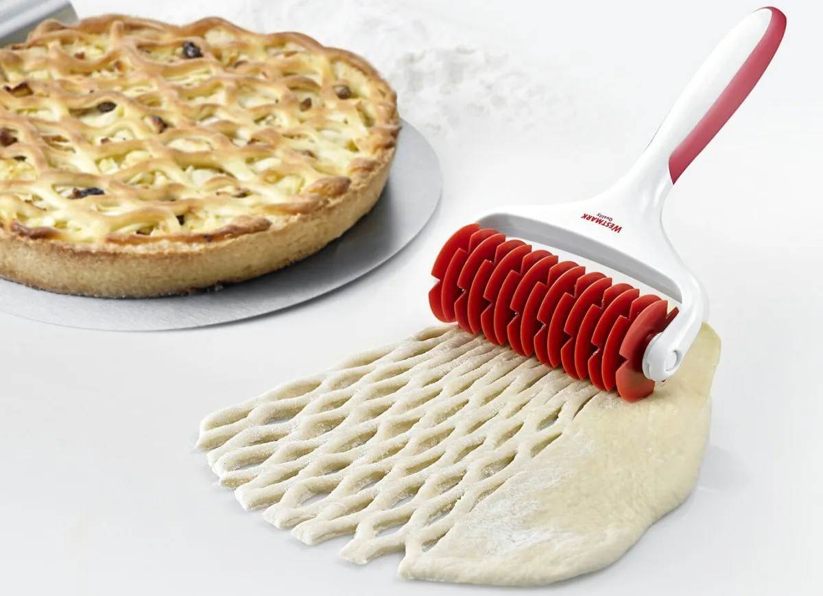 Sale BADER Gitterroller von Westmark für schön verzierte Kuchen ROT/WEISS