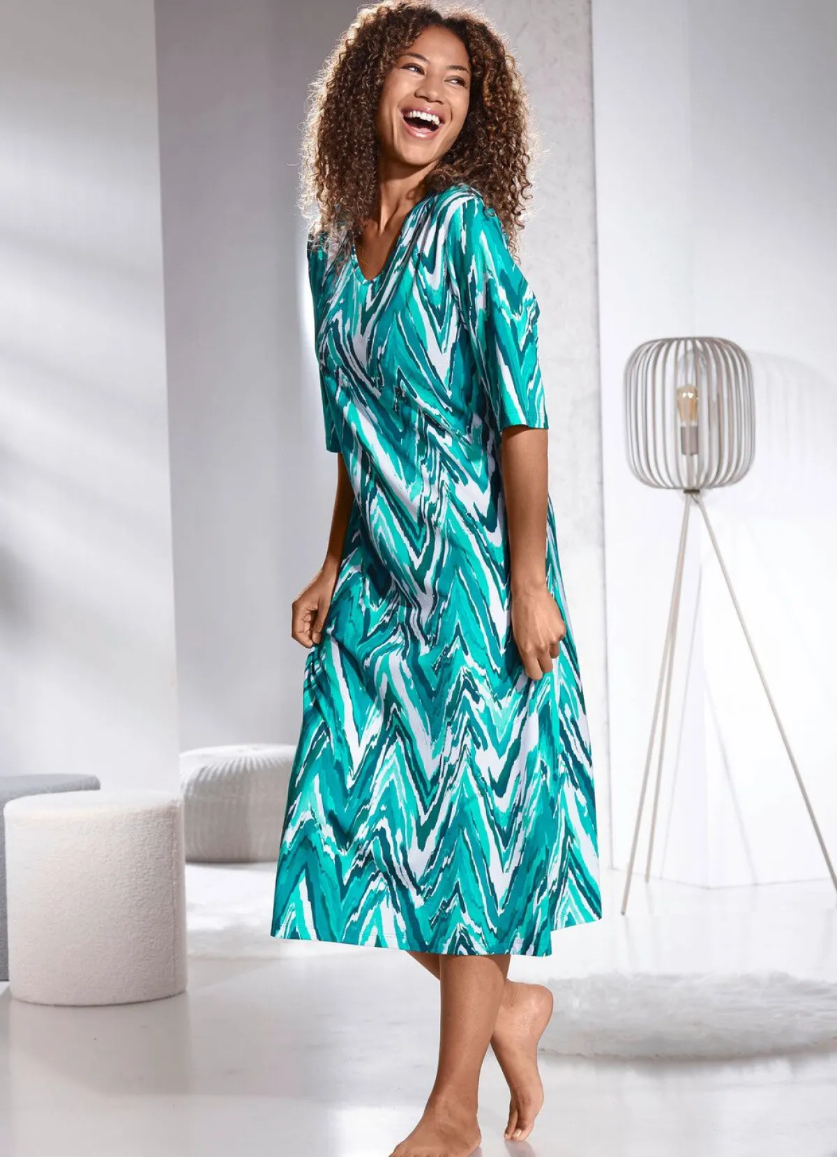 Best BADER Hauskleid mit V-Ausschnitt PETROL-MINT-ECRU-BUNT
