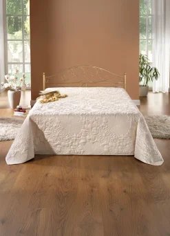 Outlet BADER Hervorragend verarbeitete Tagesdecke und passende Kissenbezüge CREME