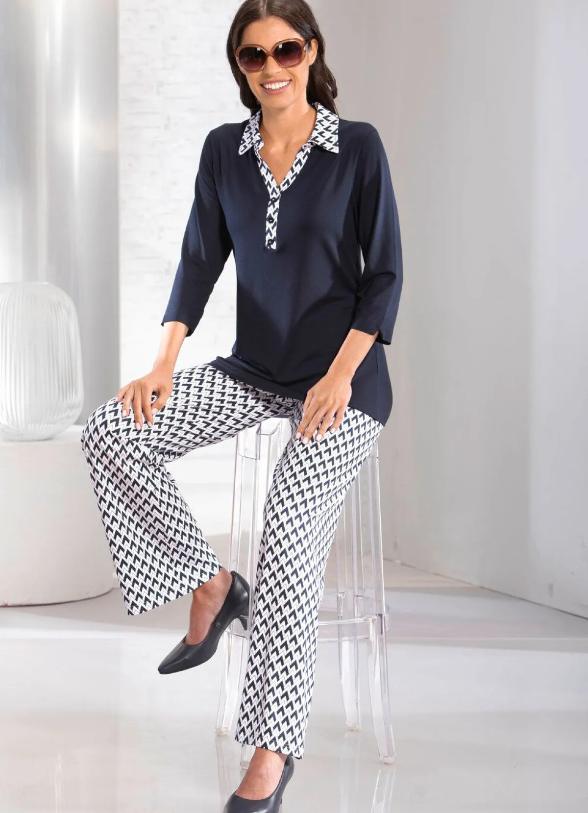 New BADER Hose mit ausdrucksstarker Dessinierung WEISS-MARINE