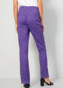 New BADER Hose aus floraler Spitze LILA
