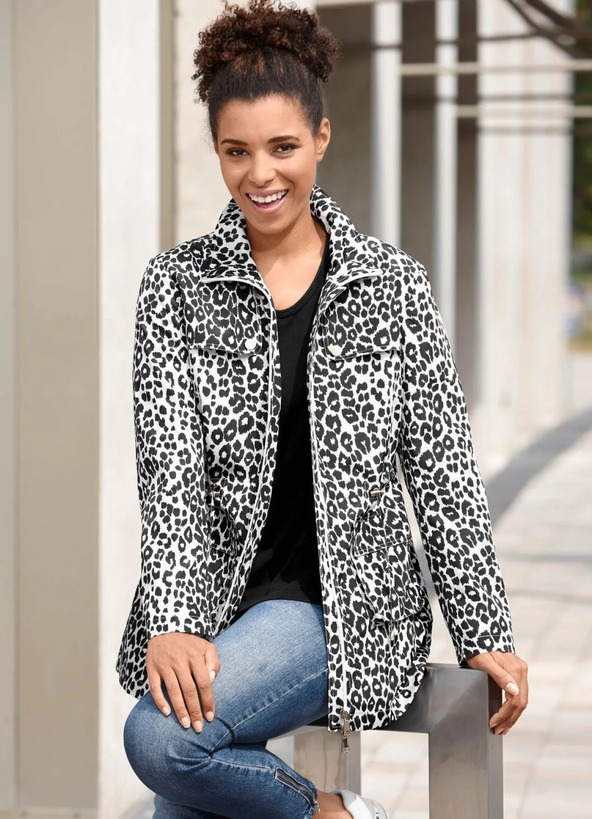BADER Jacke mit trendgenauem Raubtierfell-Dessin NATURWEISS-SCHWARZ