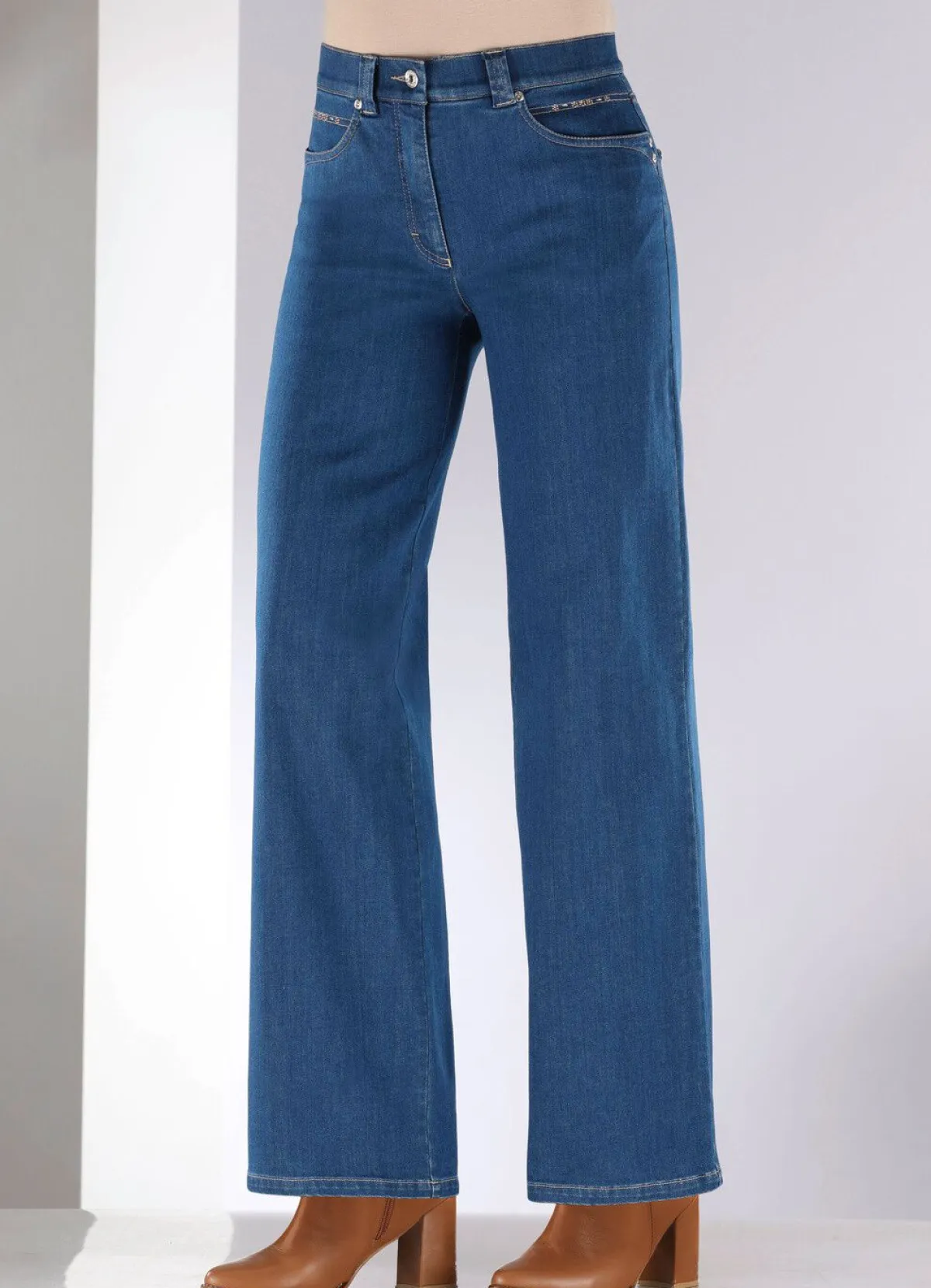 Clearance COSMA Jeans mit dezenter Strasszier JEANSBLAU
