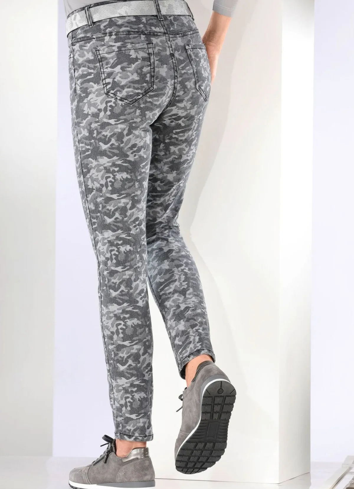 Outlet BADER Jeans mit Camouflage-Dessinierung ANTHRAZIT-GRAU