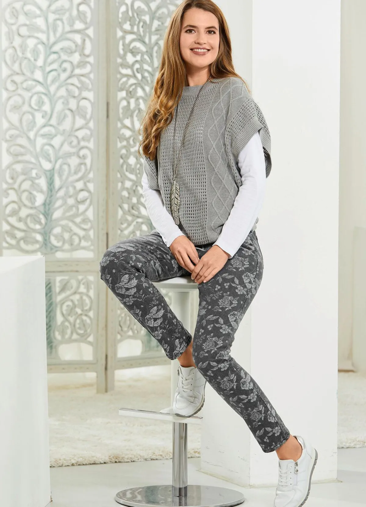 Online BADER Jeans mit floraler Dessinierung ANTHRAZIT-GRAU