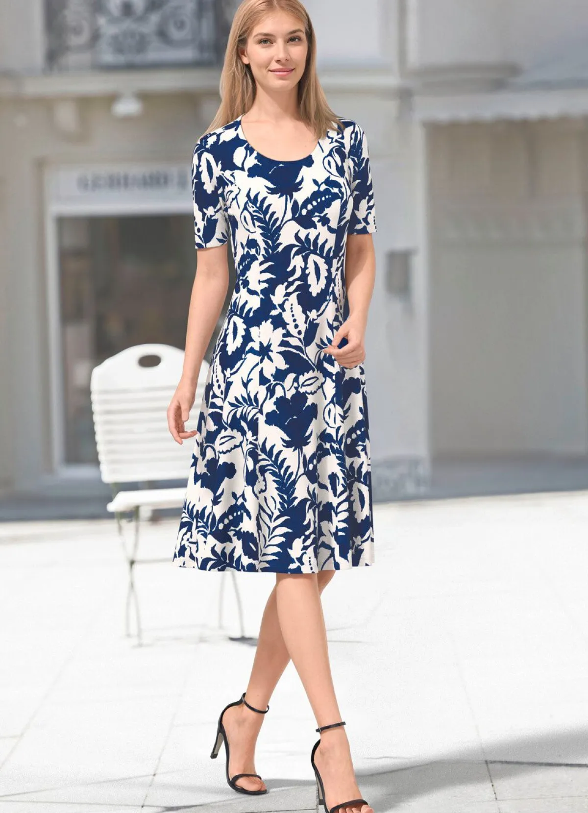 Best KLAUS MODELLE MADE IN GERMANY Kleid in Schlupfform MARINE-WEISS