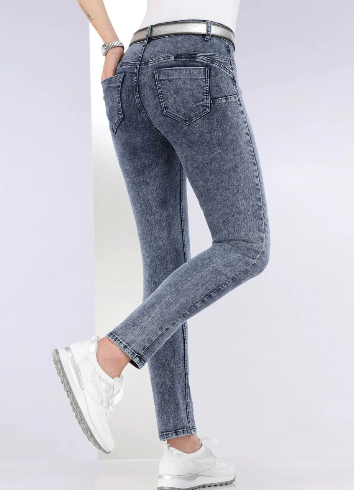 BADER Knöchellange, figurformende Jeans JEANSBLAU