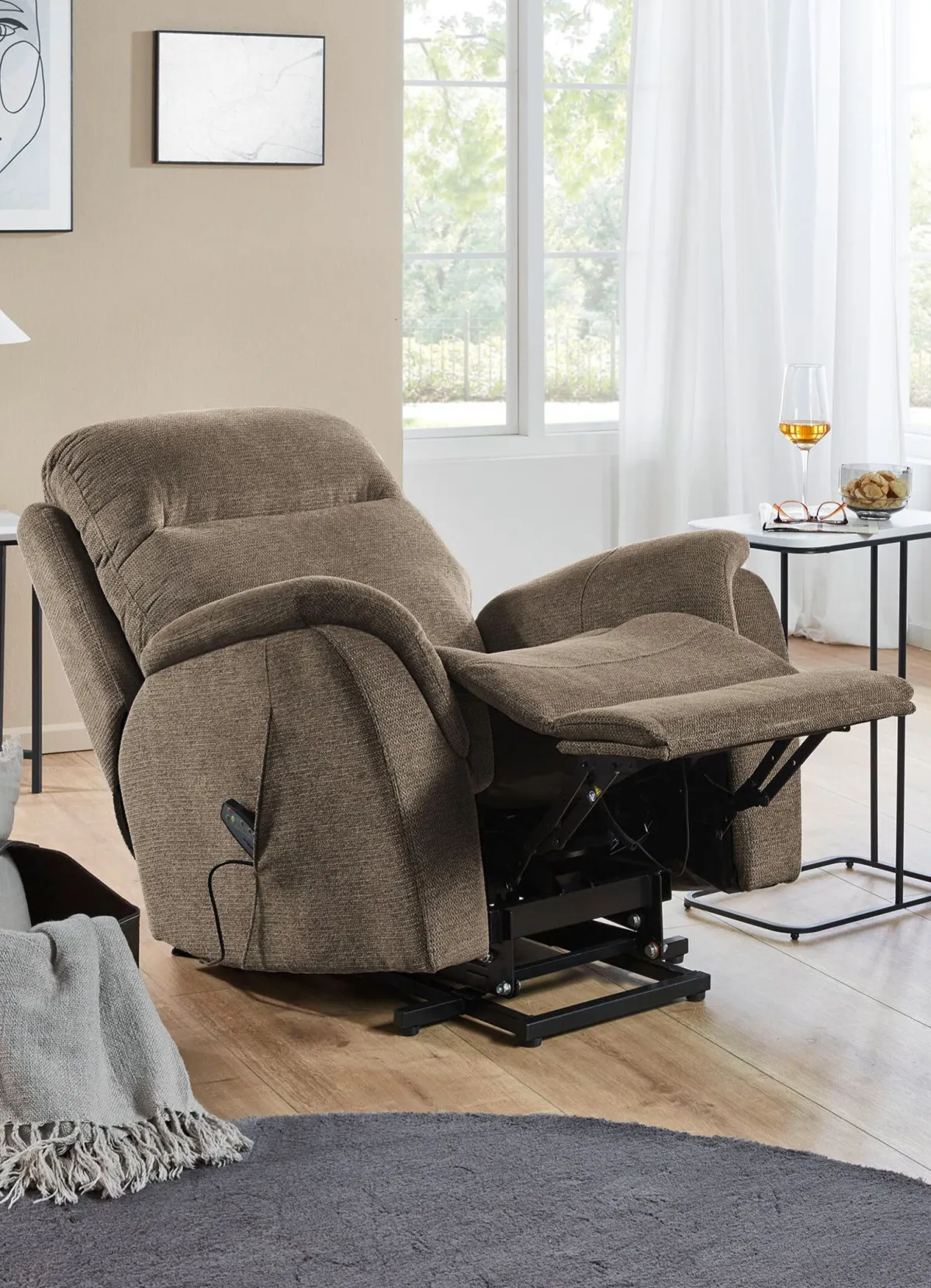 BADER Komfortabler Massagesessel mit Aufstehhilfe braun