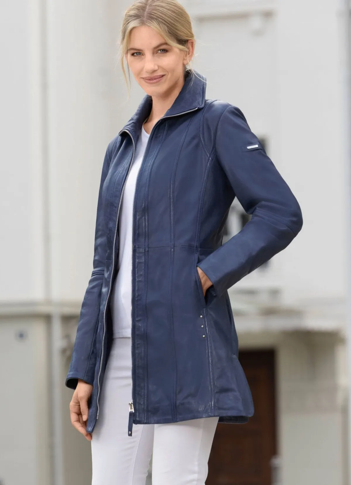 Discount CABRINI Kurzmantel von „“ MITTELBLAU