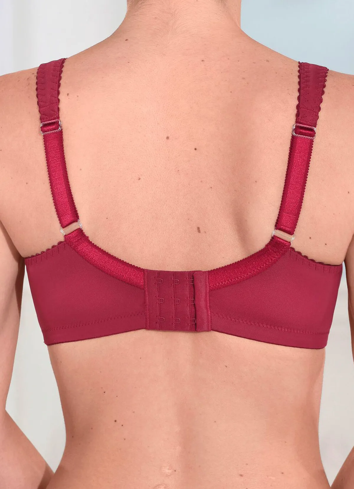 LAURINA BH mit Elastikspitze in den Obercups BORDEAUX