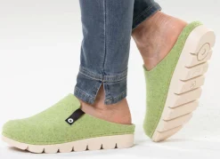 Clearance LAURINA , trendige Damen-Hausschuhe, Weite G, aus Wollfilz KIWIGRÜN