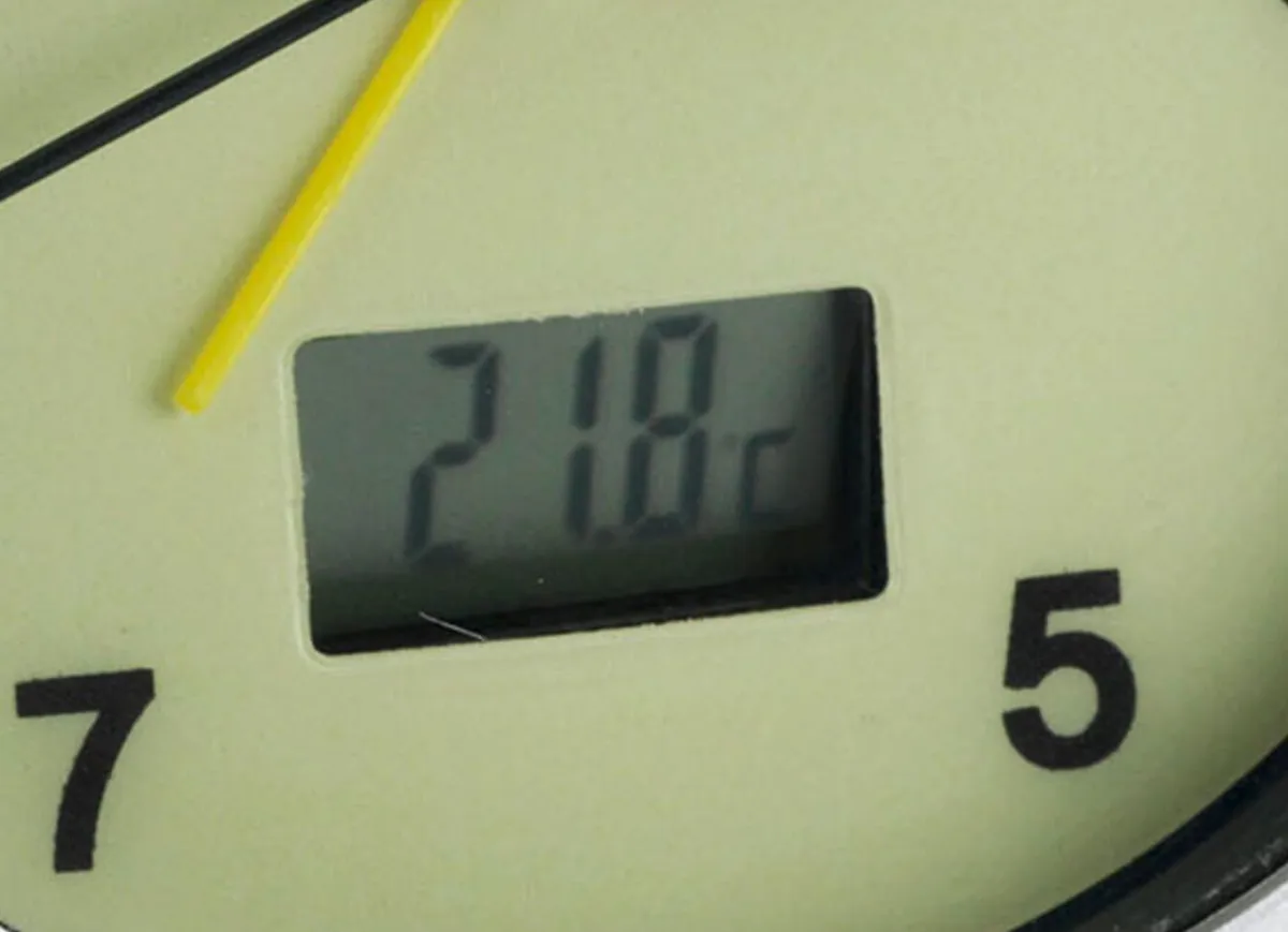 New BADER Leuchtender Wecker mit digitaler Raumtemperaturanzeige SILBER-SCHWARZ