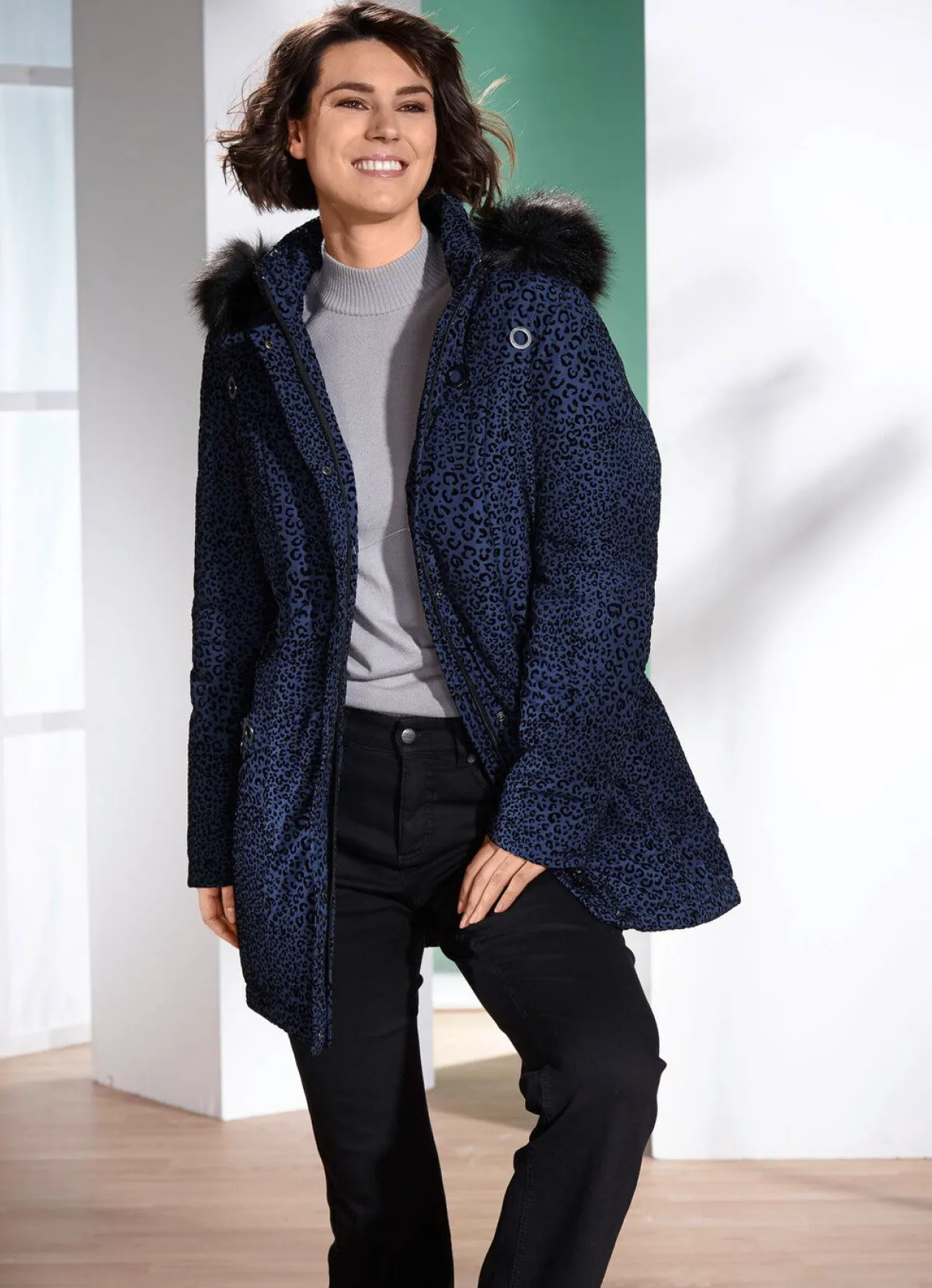 Online BADER Longjacke mit Raubtierfell-Dessin BLAU-SCHWARZ