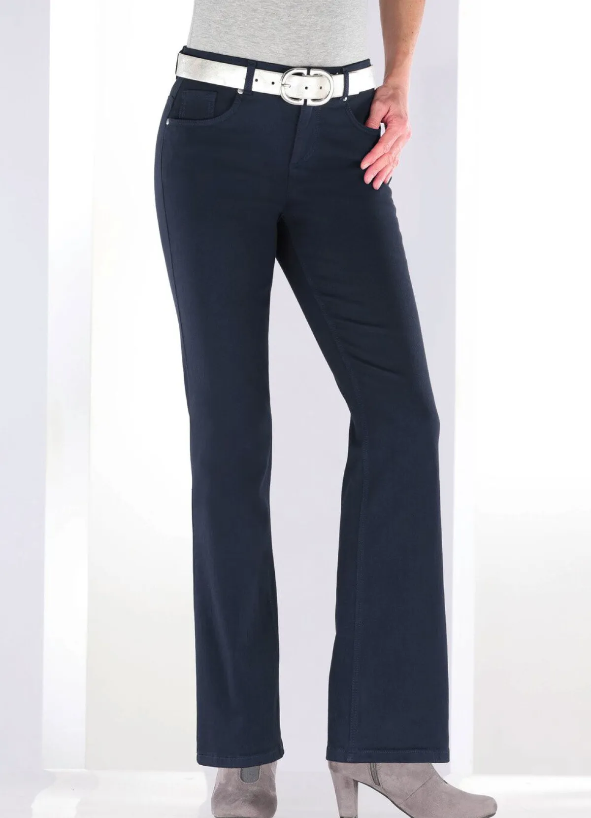 Hot ASCARI Magic-Jeans mit modisch weiterem Beinverlauf DUNKELBLAU