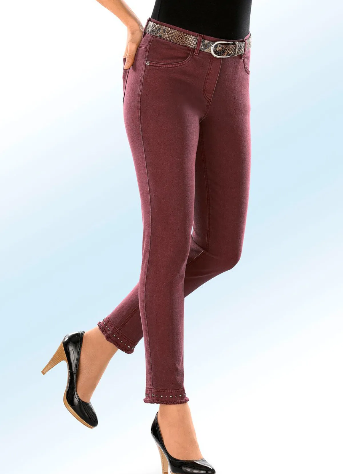 BADER Magic-Jeans mit toller Nietenzier sowie angesagtem Fransensaum BROMBEER