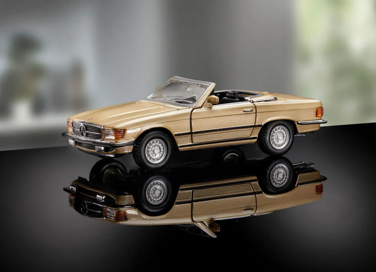 New Bburago Mercedes 450SL ‘77 GOLD
