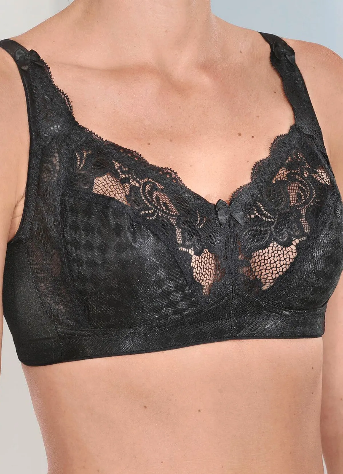 Outlet BADER Miss Mary BH mit elastischen Spitzeneinsätzen SCHWARZ