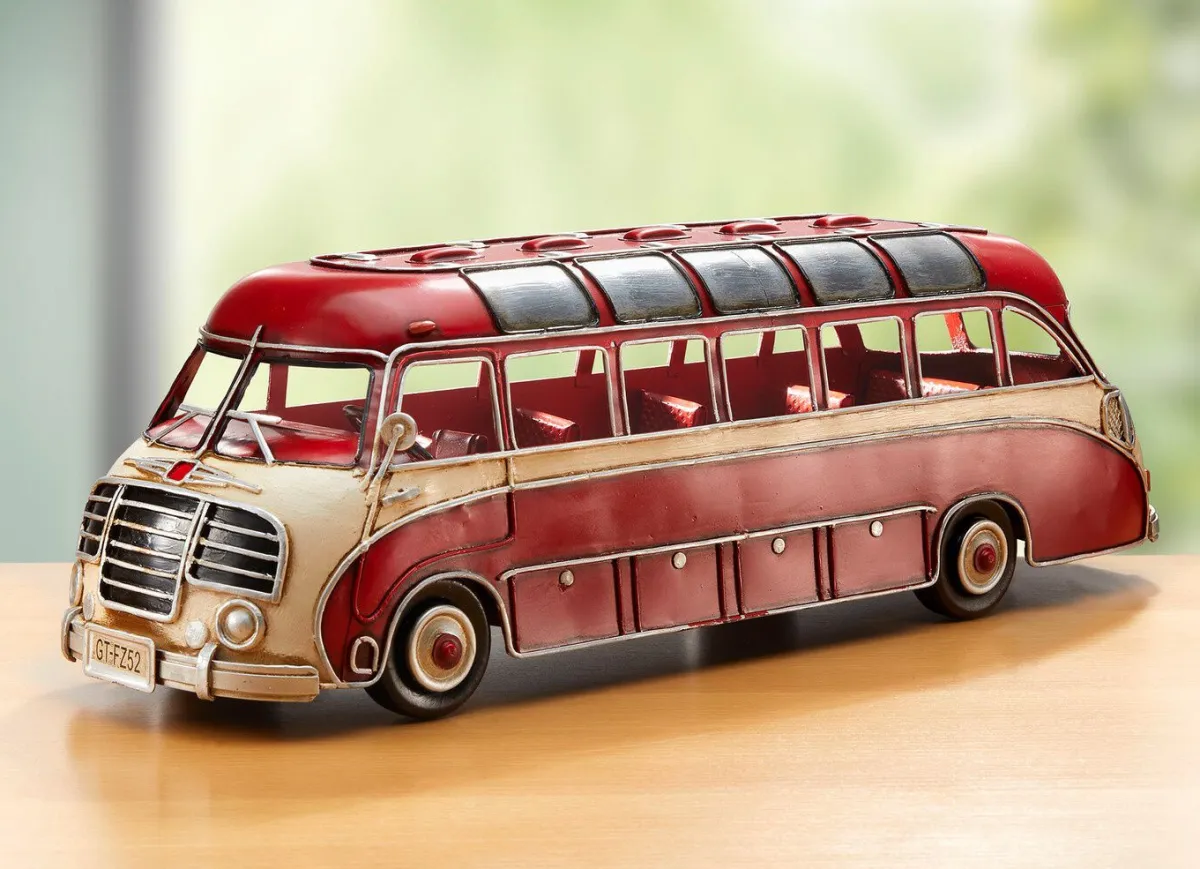Outlet BADER Nostalgischer Setra-Bus der 1950er-Jahre ROT-WEISS
