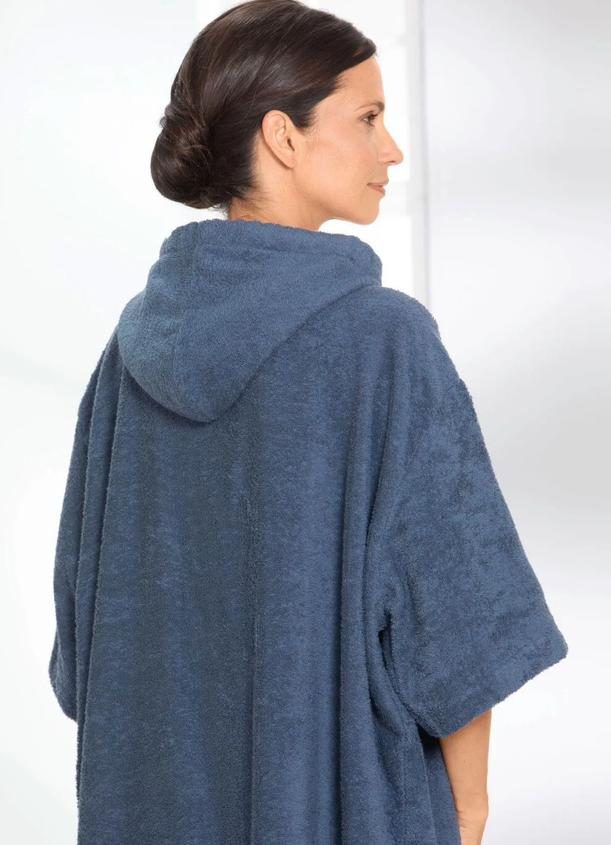LAURINA Poncho von RAUCHBLAU