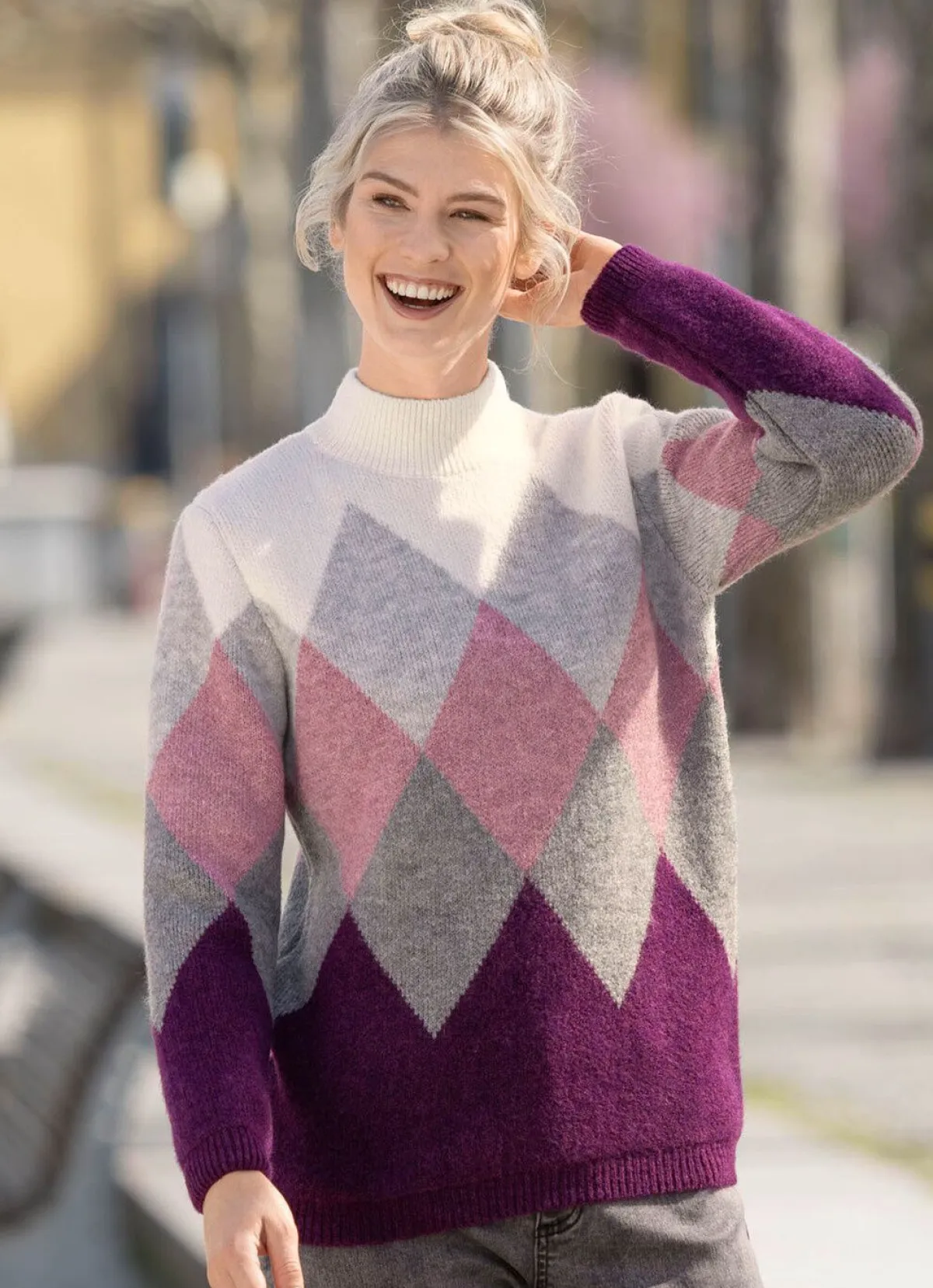 New BADER Pullover in sehr flauschiger Qualität BEERE-GRAU-ECRU