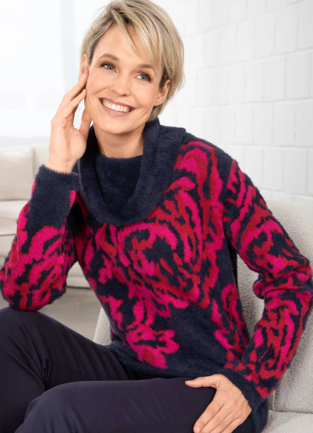 Online BADER Pullover mit haarigem Effektgarn MARINE-PINK-ROT