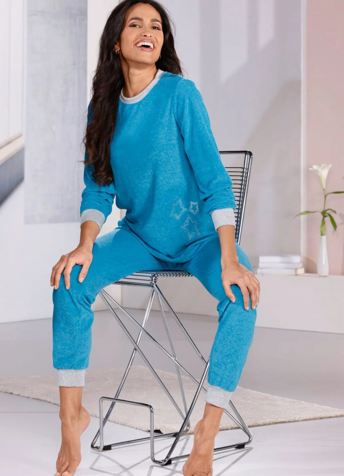 Sale BADER Schlafanzug aus Frottierstretch mit Strasssteinchen und Bündchen PETROL-GRAU