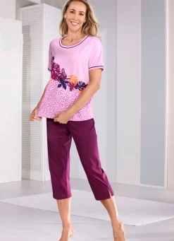 Sale BADER Schlafanzug mit kurzen Ärmeln und wadenlanger Hose KROKUS-BEERE-BUNT