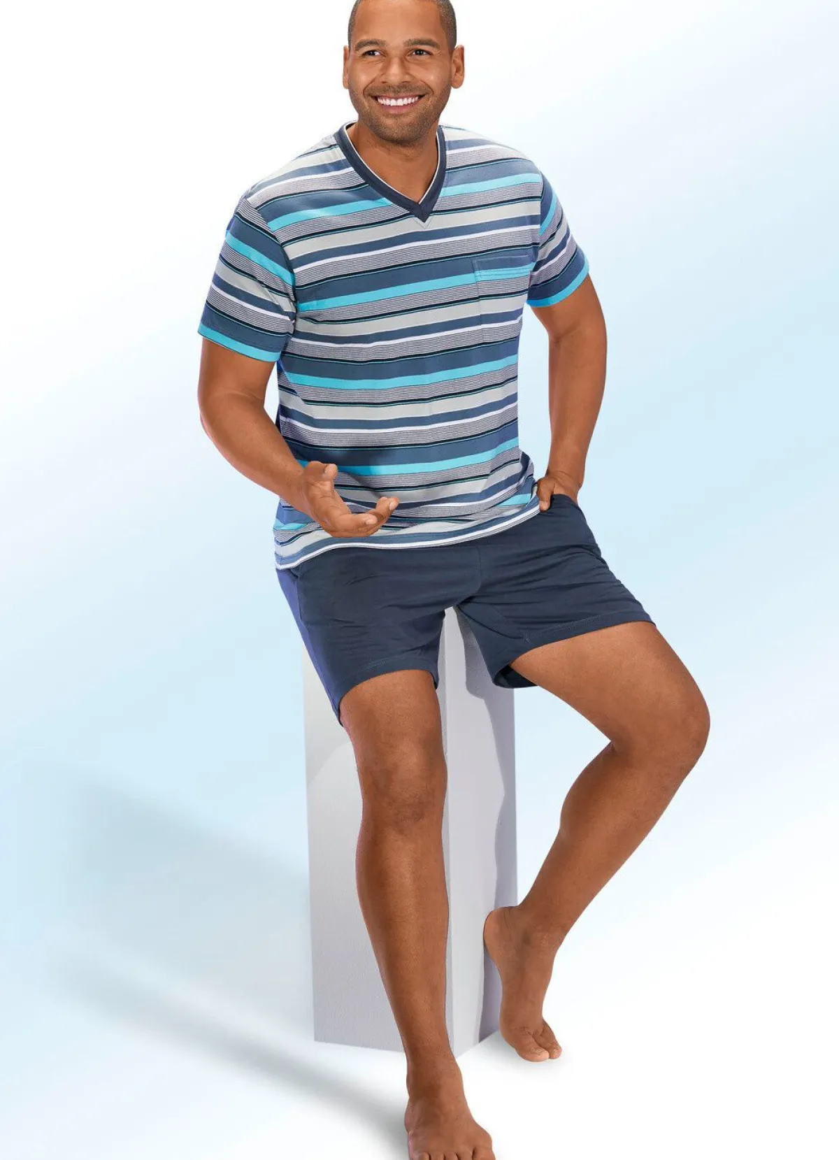 Clearance BADER Shorty aus BIO-Baumwolle mit V-Ausschnitt und garngefärbtem Ringeldessin GRAFIT-TÜRKIS-SAND