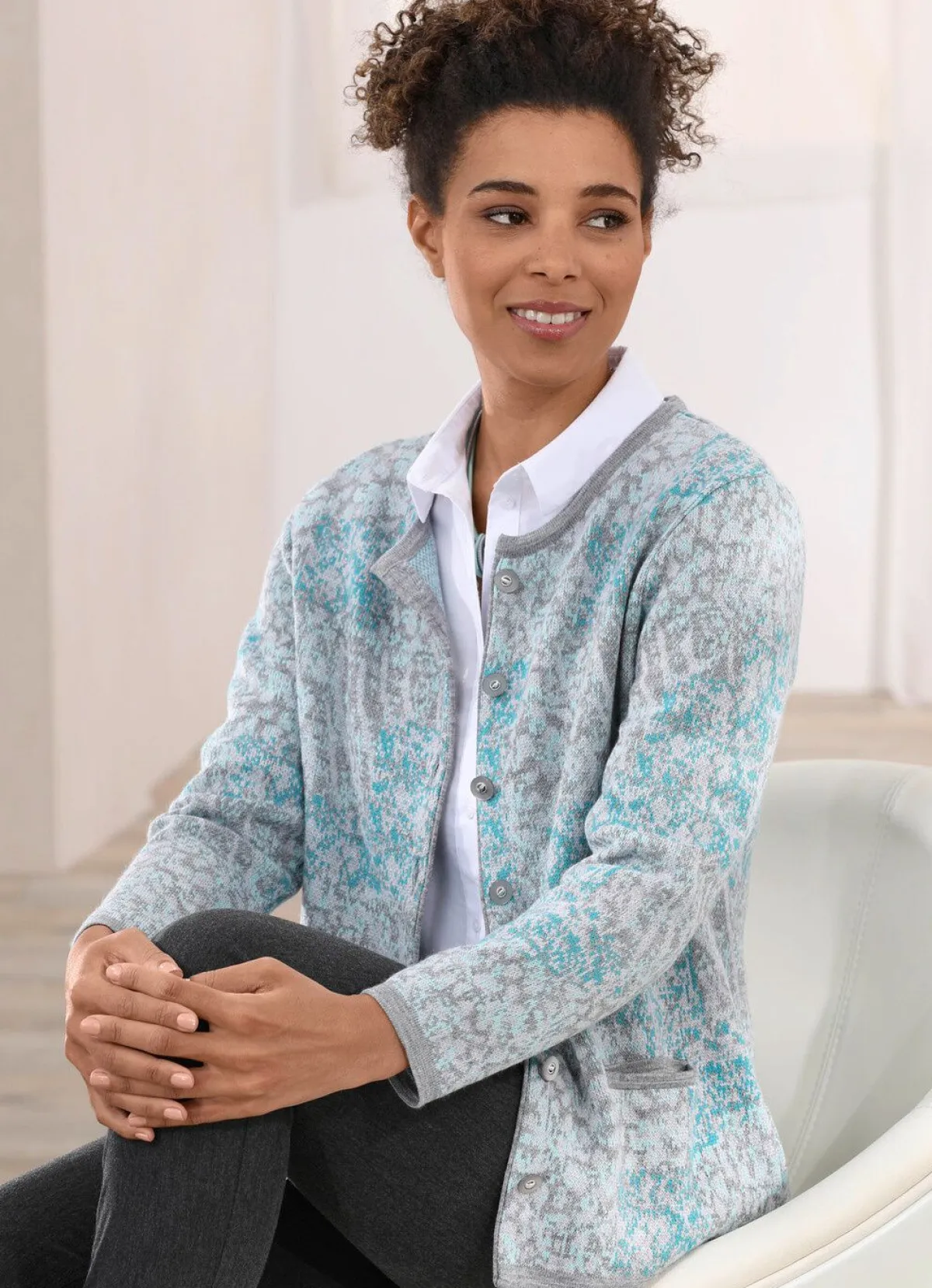 Discount BADER Strickjacke mit dekorativen Knöpfen GRAU-MINT-SEEGRÜN