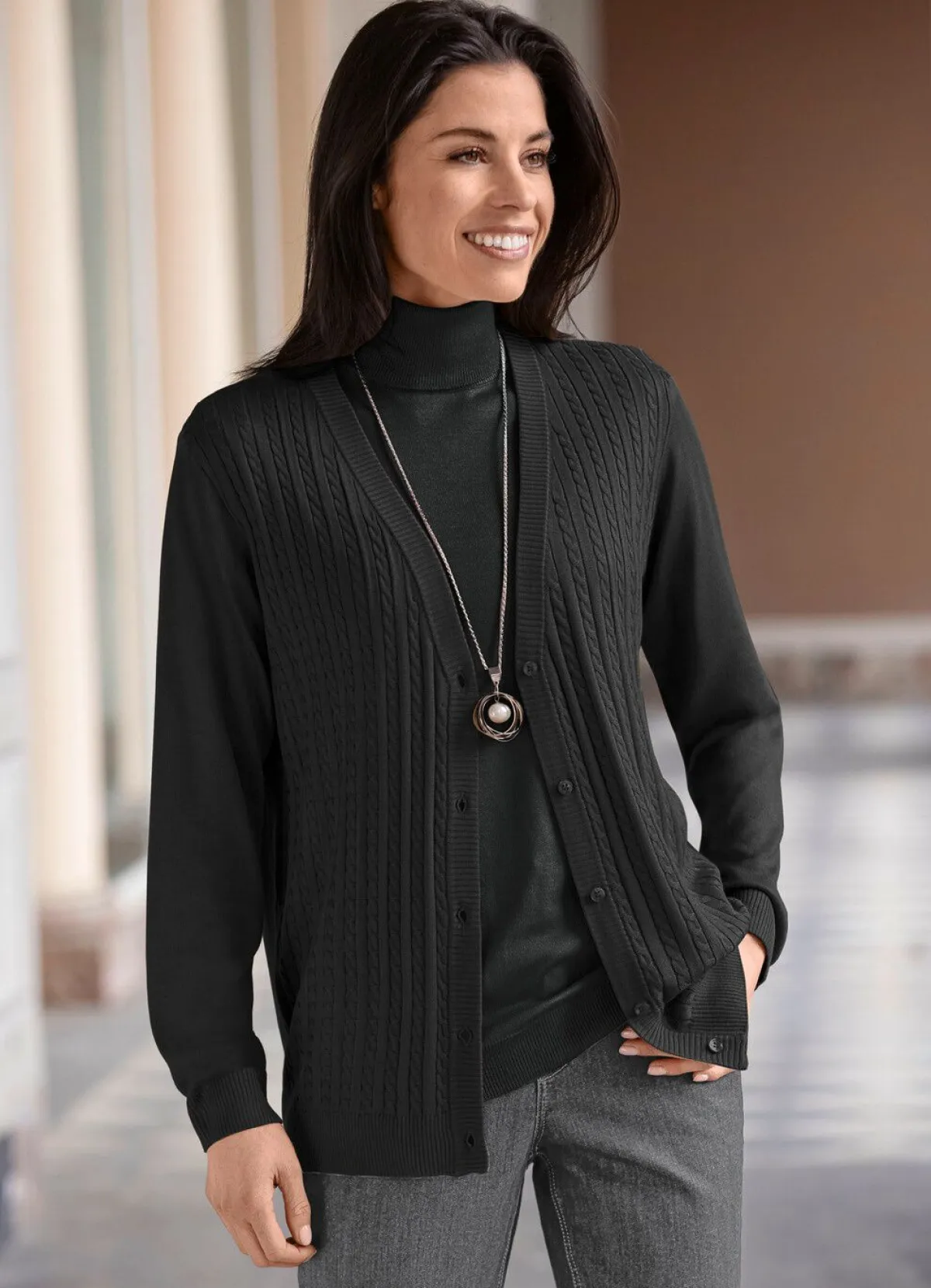 Hot BADER Strickjacke mit Zöpfchenstruktur SCHWARZ