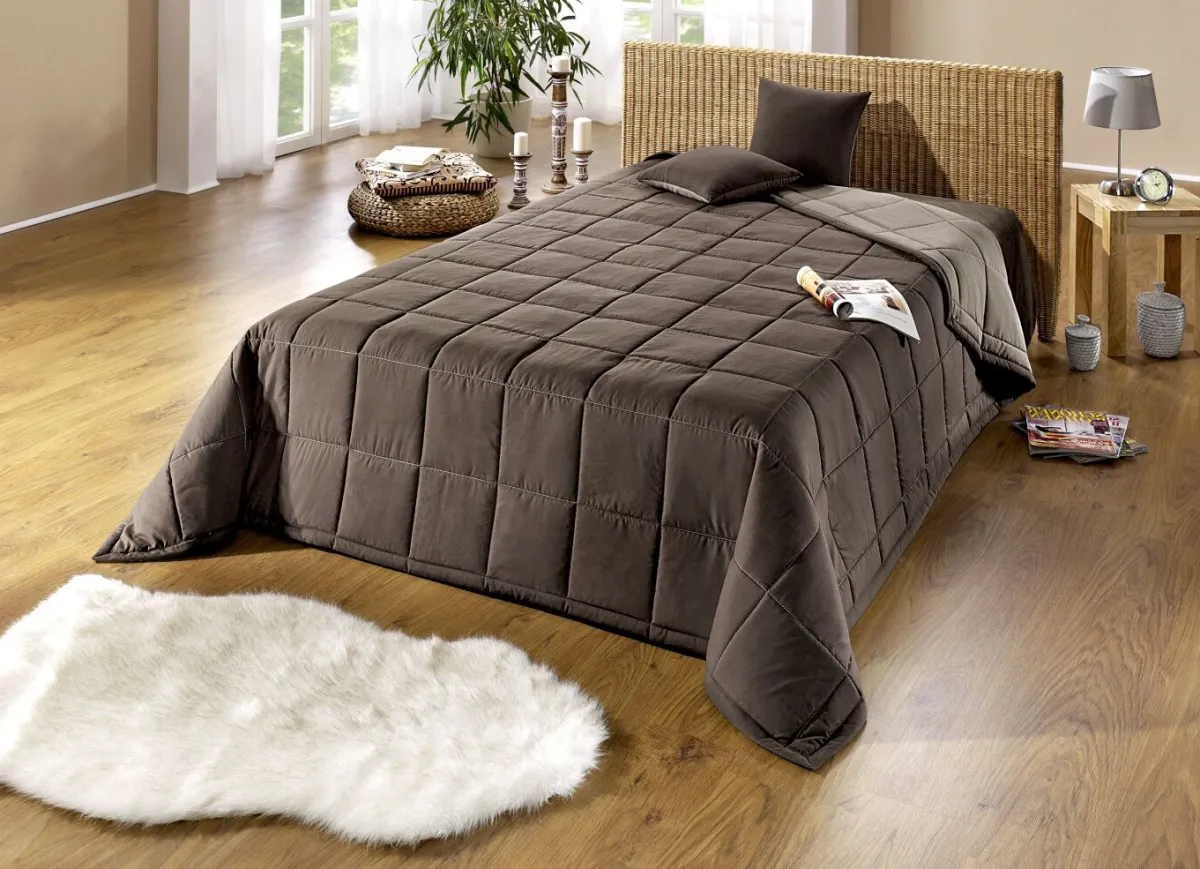 Clearance BADER Tagesdecke mit Karo-Steppung und Bandeinfassung BRAUN