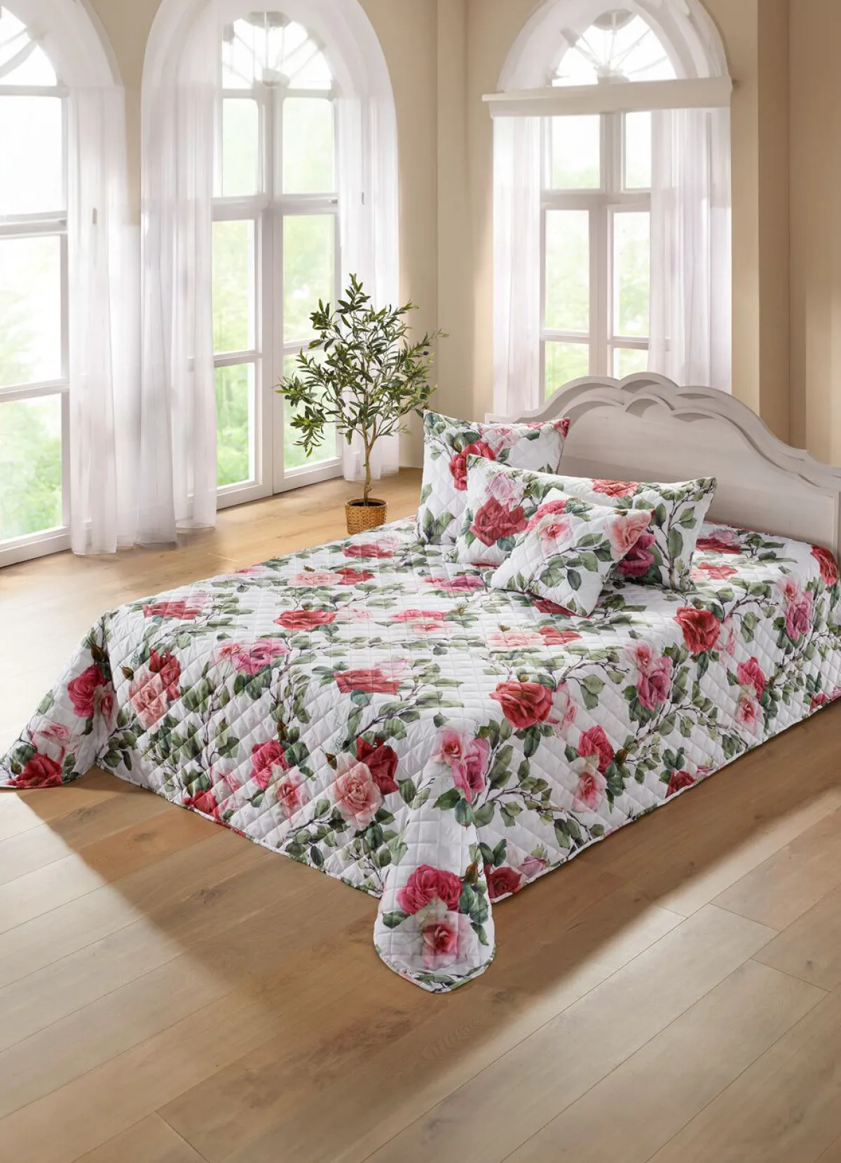 Clearance BADER Tagesdecke und Kissenbezüge mit Rosen- Motiven BUNT
