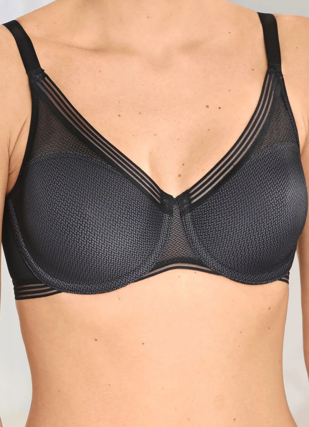 Best TRIUMPH Infinite Sensation-Minimizer-Bügel-BH mit vorgeformten Cups SCHWARZ