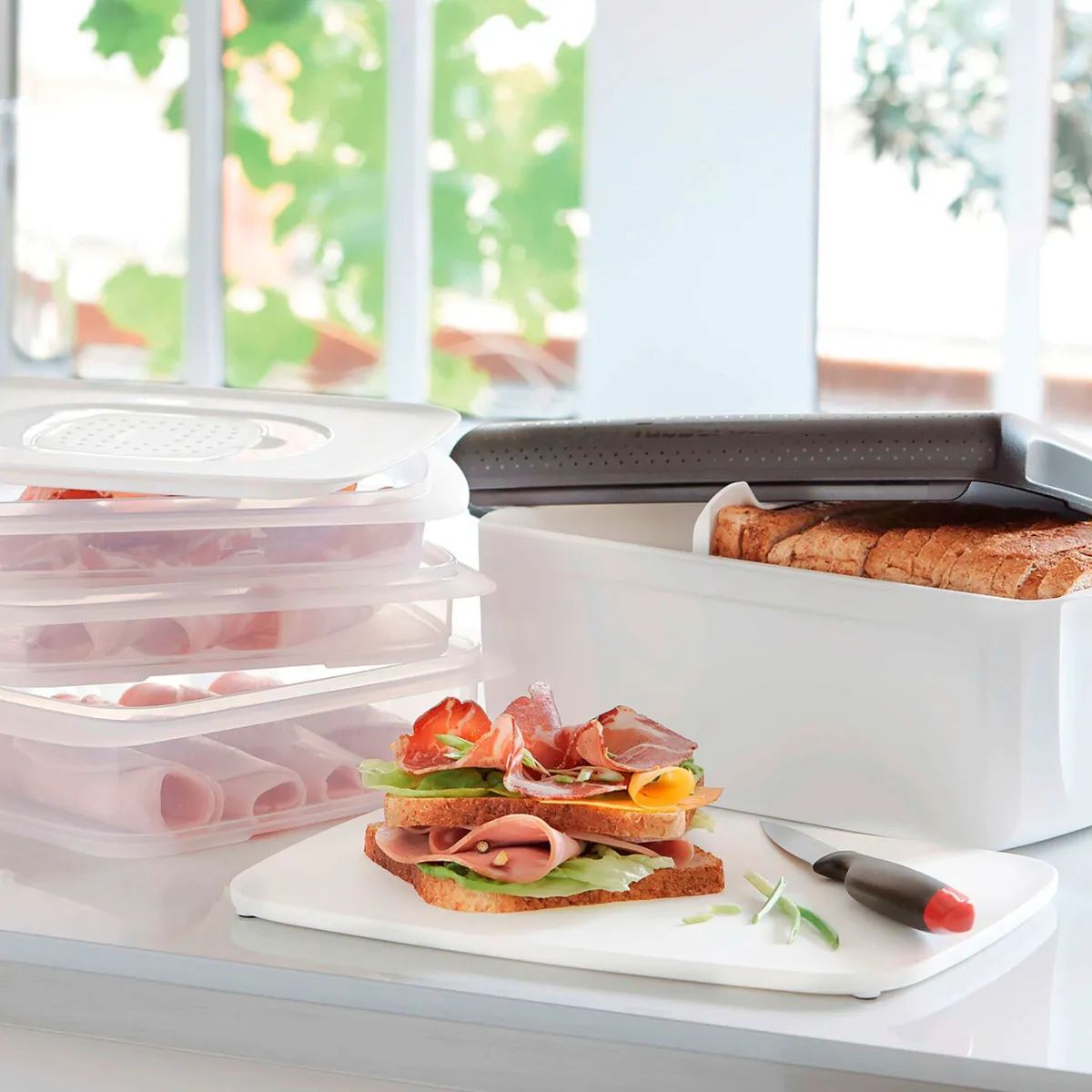 Clearance Tupperware BreadSmart Brotbehälter WEISS-SCHWARZ