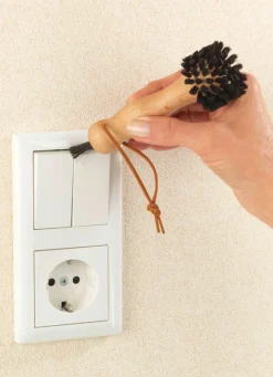 Outlet BADER WENKO Steckdosenreiniger BRAUN-SCHWARZ