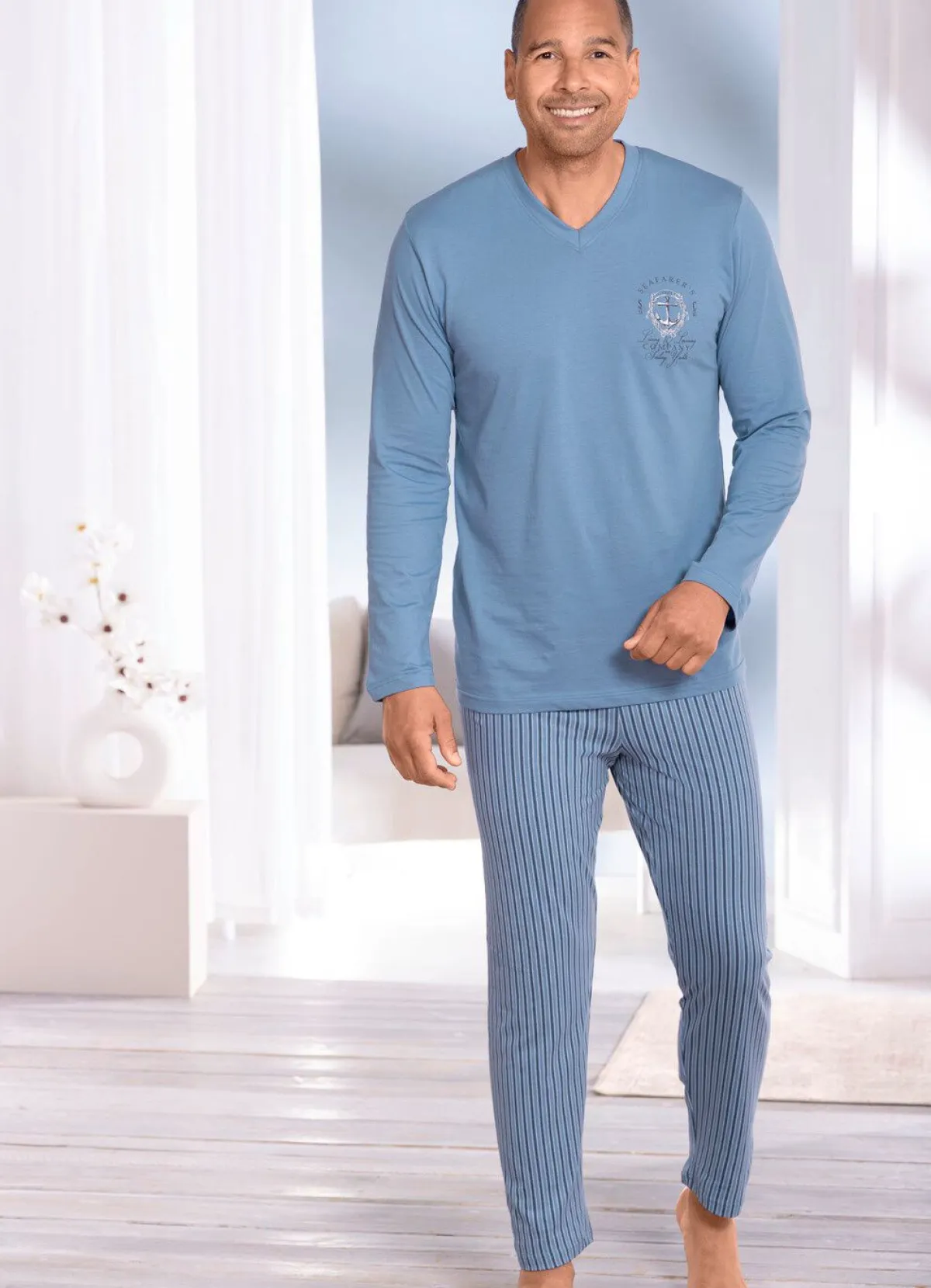 Outlet BADER Zweierpack Schlafanzüge mit V-Ausschnitt 1X JEANSBLAU, 1X HELLGRÜN